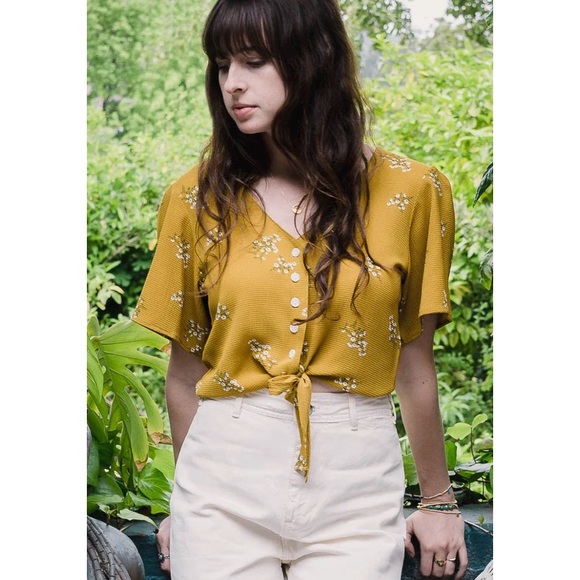 The Canyon Laurel Top - Picture 2 of 3